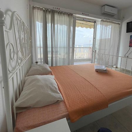 Peraía Breeze Apartments מראה חיצוני תמונה